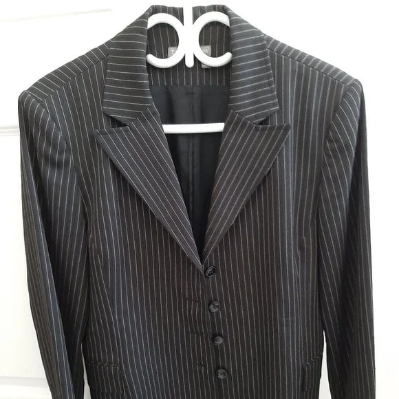 Vest - Picture 1 of 7